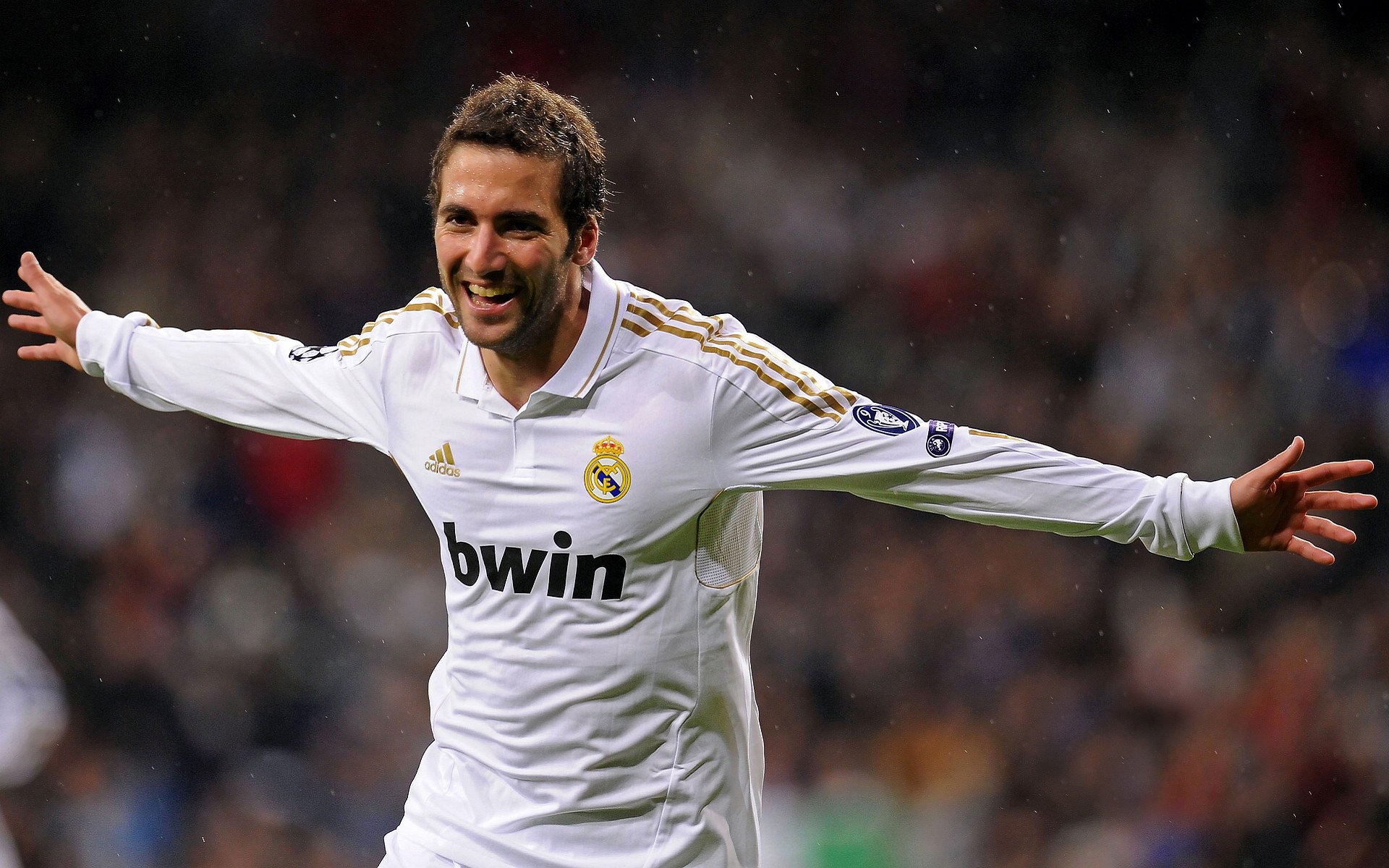 营销创新:足球俱乐部的品牌战略解析,足球俱乐部市场分析